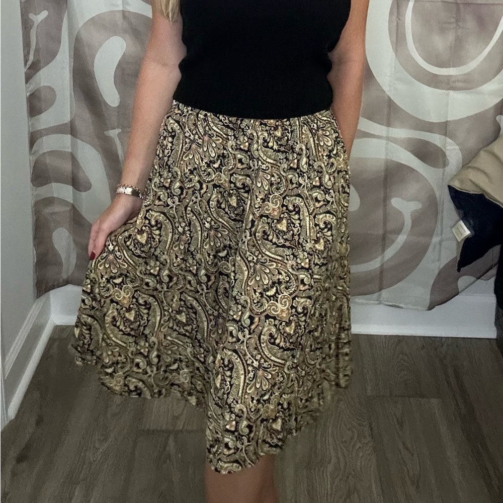 Beautiful pattern vintage skirt